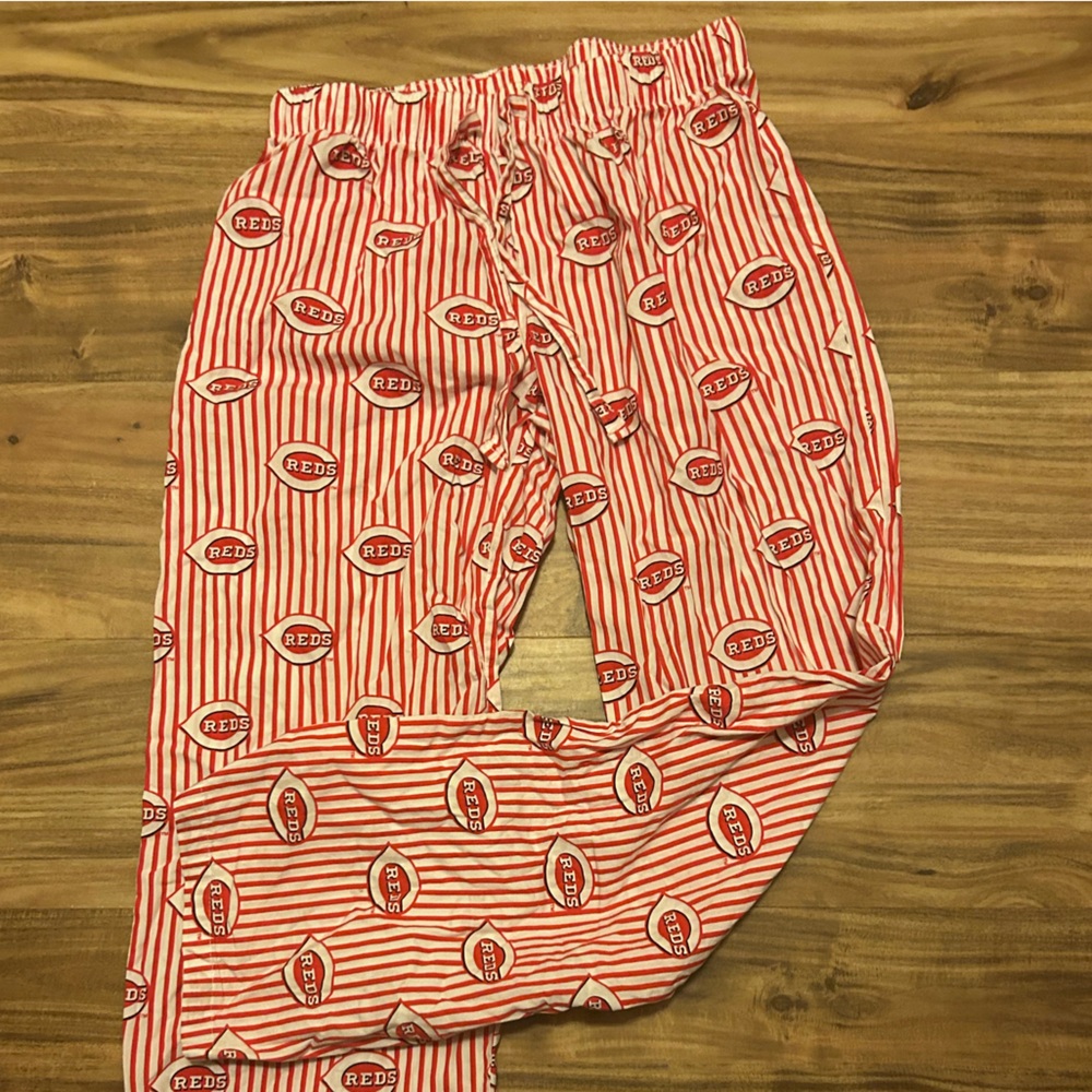 Cincinnati REDS | women’s Red and White Striped Pajama Pants medium